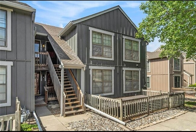 Building Photo - 12756 W 110th Ter