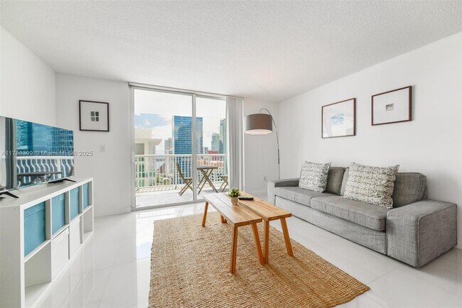 Foto del edificio - 1200 Brickell Bay Dr