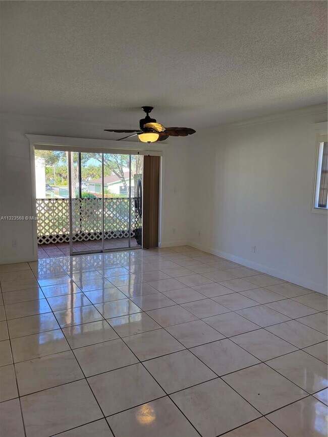 Foto del edificio - 4270 NW 89th Ave