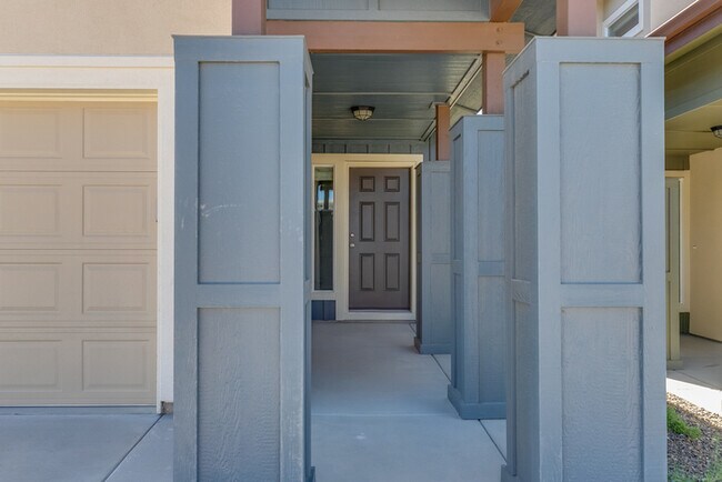 Foto del edificio - Gorgeous and New Townhome Available NOW!