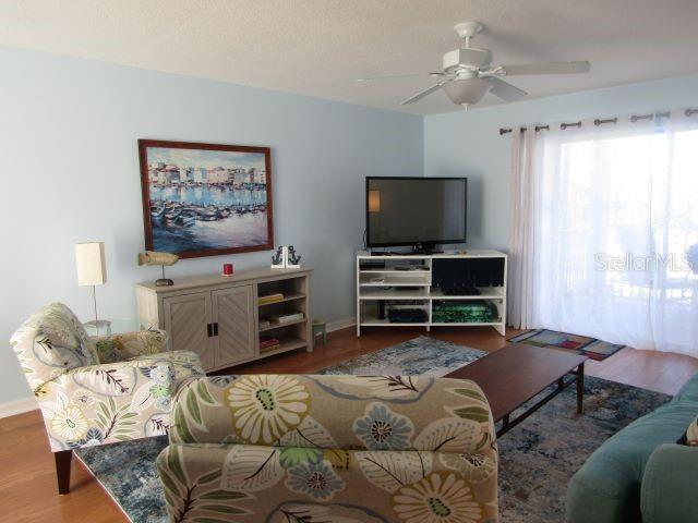 Foto del edificio - 100 The Esplanade N