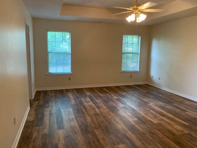 Building Photo - 123 Dewitt Cir