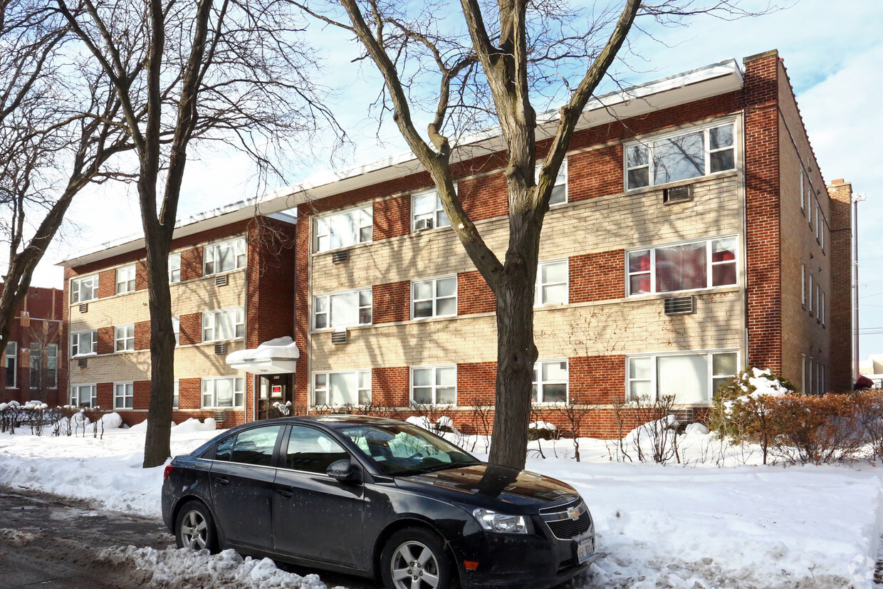 Building Photo - 4633 N Kimball Ave