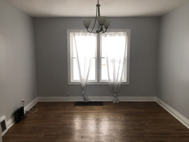 Dining Room - 10016 S Forest Ave