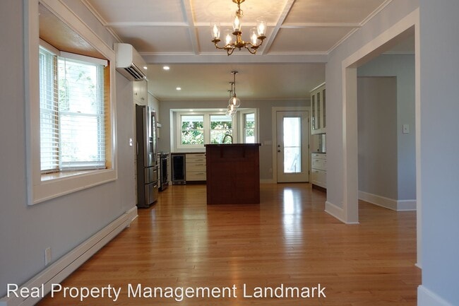 Building Photo - 3 br, 3 bath House - 6 1st Street