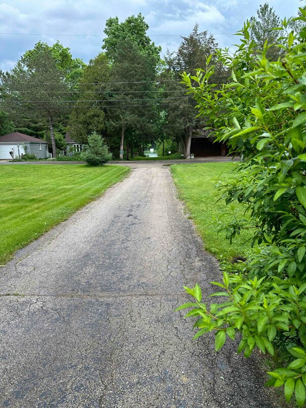 Building Photo - 1509 N Breezeland Rd
