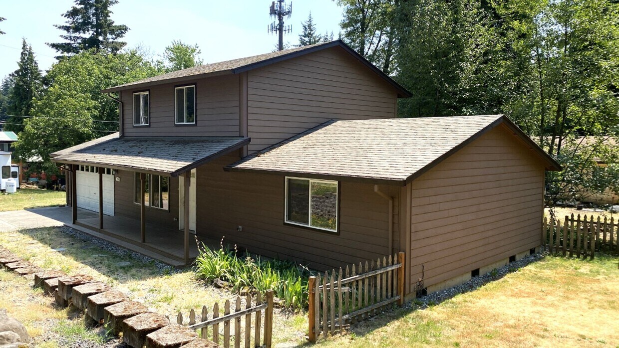 Primary Photo - Creek-side Home in Carson