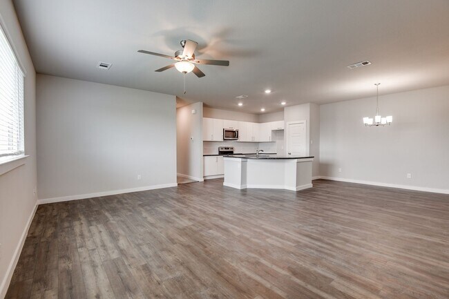 Foto del edificio - GORGEOUS 3 BEDROOM DUPLEX LOCATED IN MIDLOTHIAN ISD!