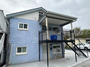 Building Photo - 434 N Kent St