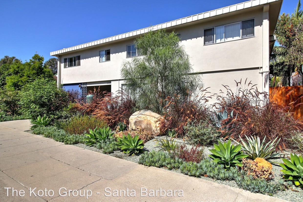 Primary Photo - 2320 De La Vina St