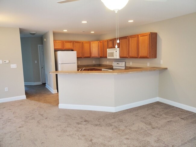 Building Photo - re2102m