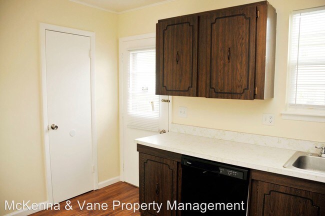 Building Photo - 2 br, 1.5 bath House - 458 Kenilworth Court