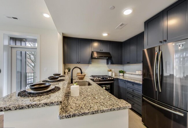 Foto del edificio - Stunning 2 Bed plus Den/ 2 Bath! New Const...