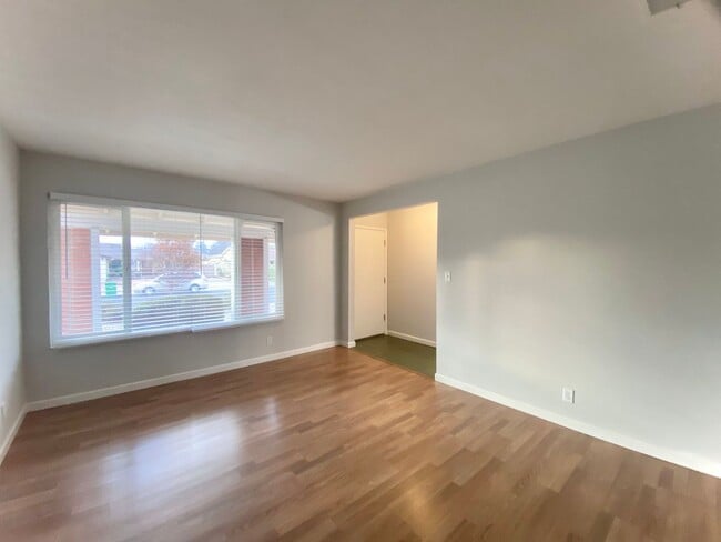 Foto del edificio - Upgraded 3-Bedroom 2-Bathroom Home for Rent - Union City!