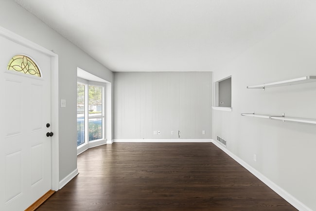 Building Photo - 1120 Gahan Dr