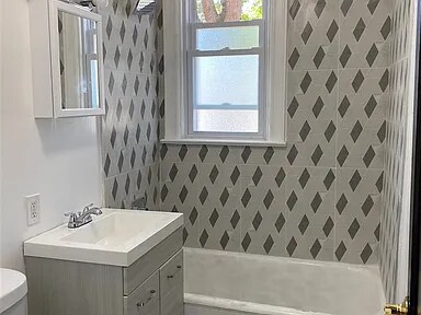 Building Photo - 206 Mallory Ave