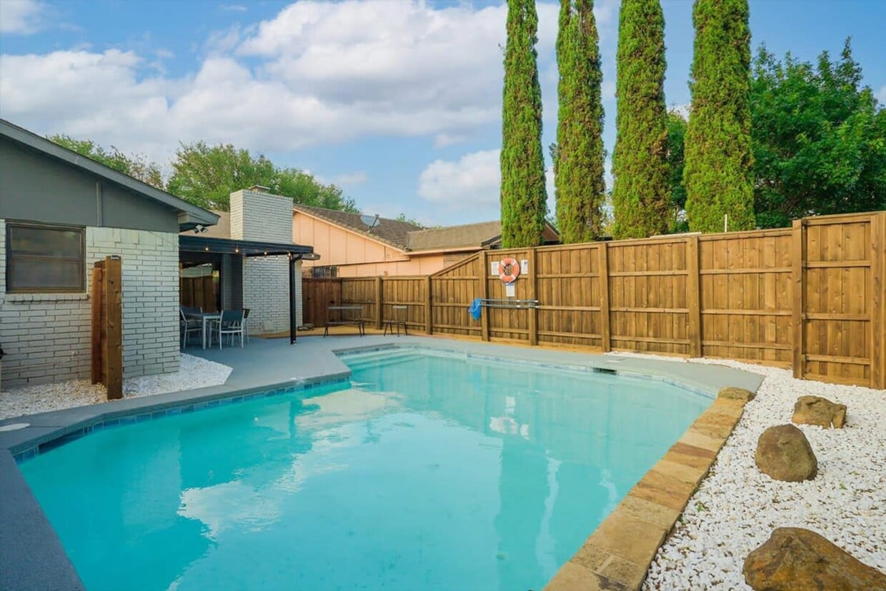 Primary Photo - 11622 Cotillion Dr