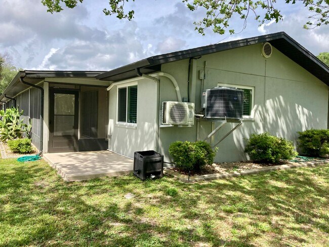 Building Photo - One bedroom waterfront condo!