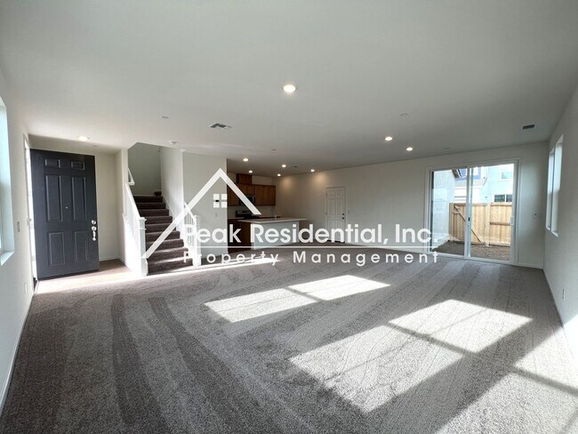 Foto del edificio - Beautiful Brand New Elk Grove 3bd/2.5ba!
