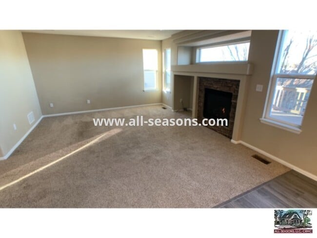 Building Photo - 8275 Cedar Chase Dr