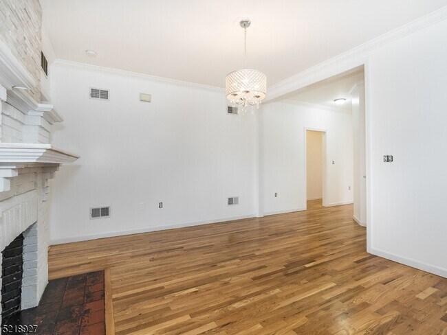 Building Photo - 50 Oakwood Ave