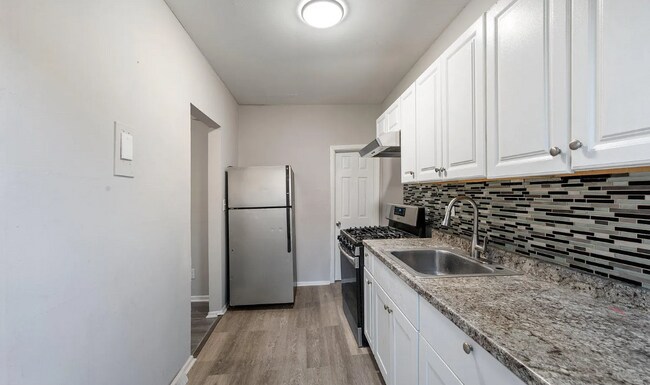 Foto del edificio - 281 W Franklin St