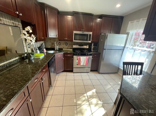 Foto del edificio - 399 Hadleigh Ln