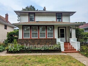 Building Photo - 1946 Pierce St NE