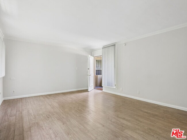 Foto del edificio - 1520 Hayworth Ave