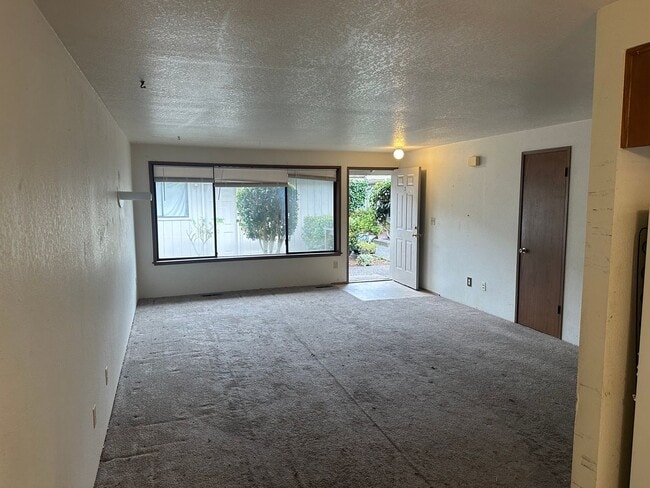 Building Photo - Mount Vernon 2 Bedroom with Garage