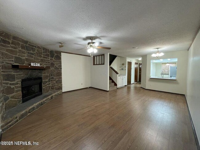 Foto del edificio - 4329 Pathwood Way