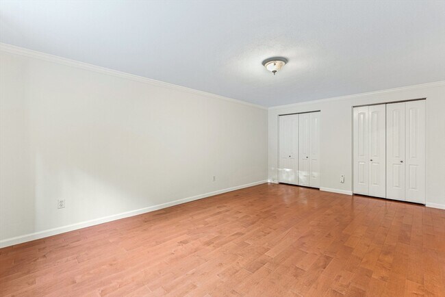 Building Photo - 83R Hobart St
