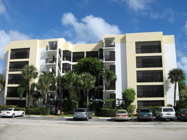 Foto del edificio - 520 Orton Ave