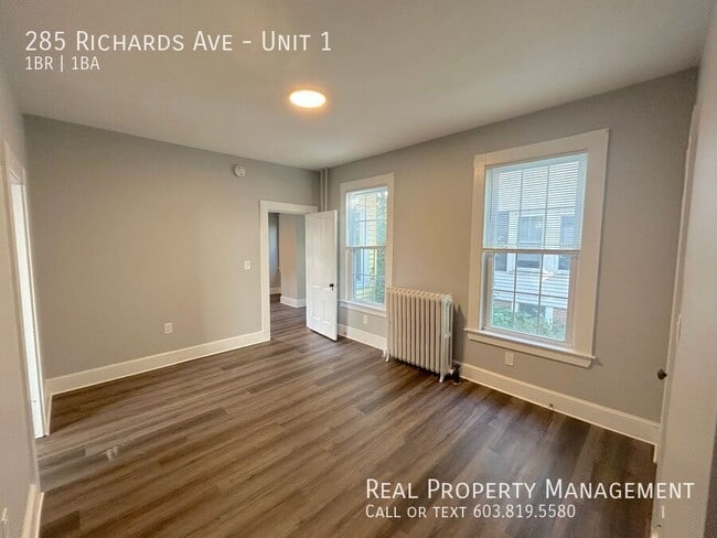Foto del edificio - 285 Richards Ave