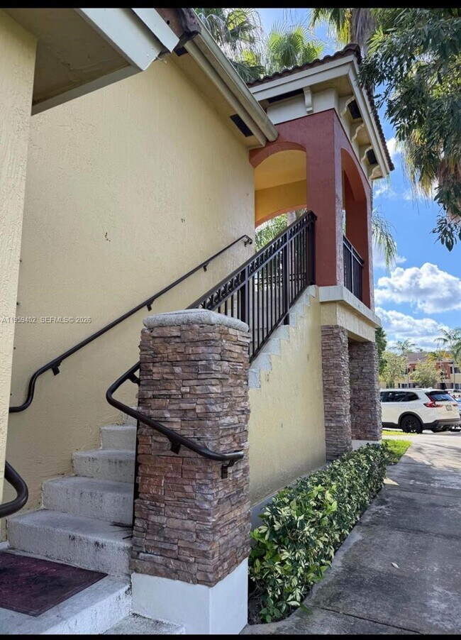 Foto del edificio - 1005 NE 34th Ave