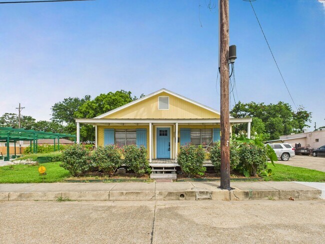 Foto del edificio - 4 Bedroom Home Near UL!