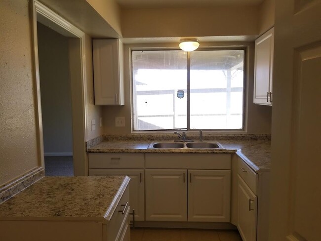 Building Photo - 8710 Parkway Forest Dr