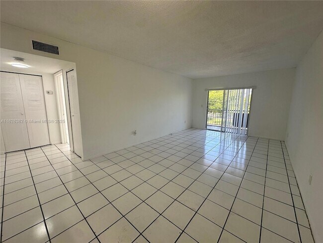 Foto del edificio - 13685 NE 10th Ave