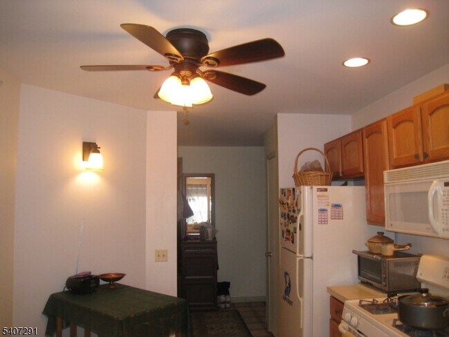 Foto del edificio - 11 Evergreen Dr