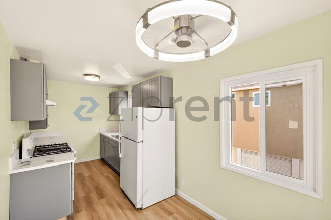 Building Photo - Unit 1/2