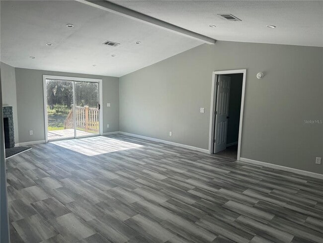 Foto del edificio - 31326 Tyndall Rd