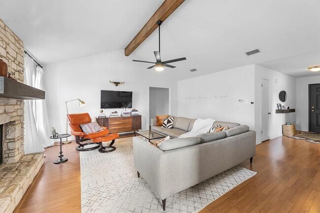 Foto del edificio - 8303 Red Willow Dr