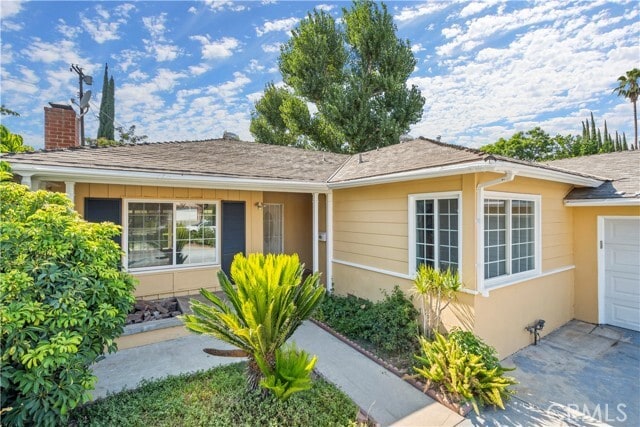 Building Photo - 7721 Oakdale Ave