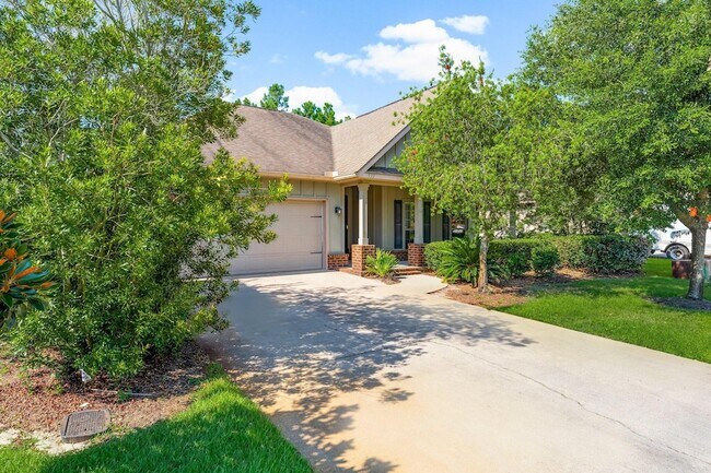 Foto del edificio - 132 Whispering Lake Dr