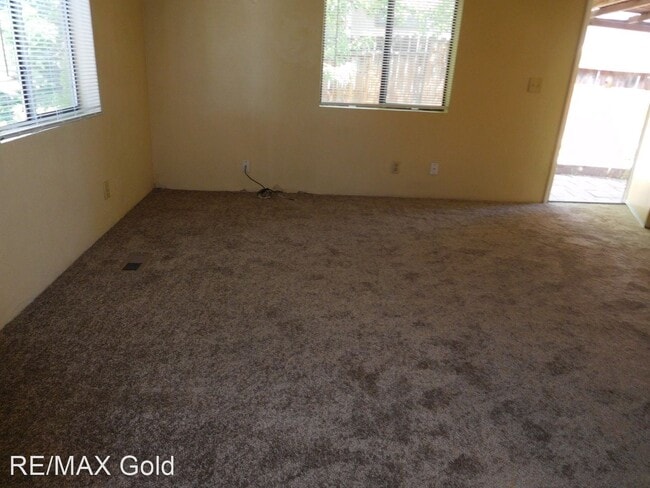 Building Photo - 2 br, 2 bath House - 2720 Dahlia Way