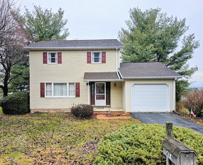 Building Photo - 474 N Maple St