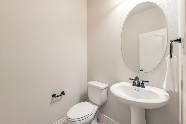 Building Photo - 27906 Colonial Point Dr