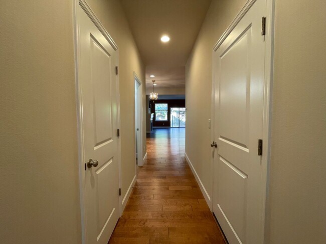 Foto del edificio - Fantastic Bethany 4 bed 2.5 Bath Townhome ...