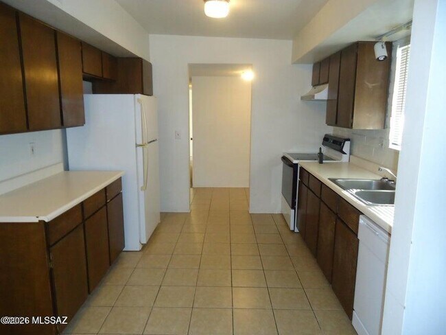Foto del edificio - 7441 E 39th St