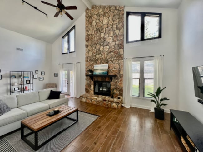 Building Photo - 12707 Cormorant Cove Ln